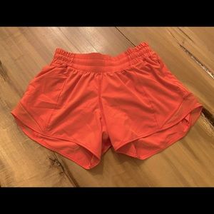 Lululemon Hotty Hot shorts Sz 4 coral color